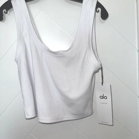 New with tags ALO Yoga White Wellness Tank Size: Medium Sold Out - Picture 3 of 10
